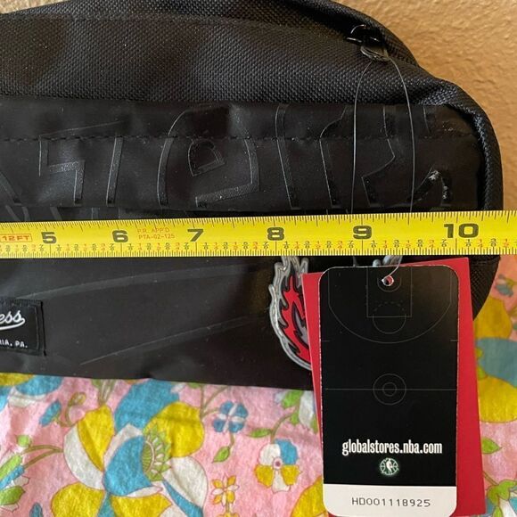 Mitchell & Ness Hardwood Classics Portland Trail Blazers Fanny Pack NWT - Picture 11 of 15